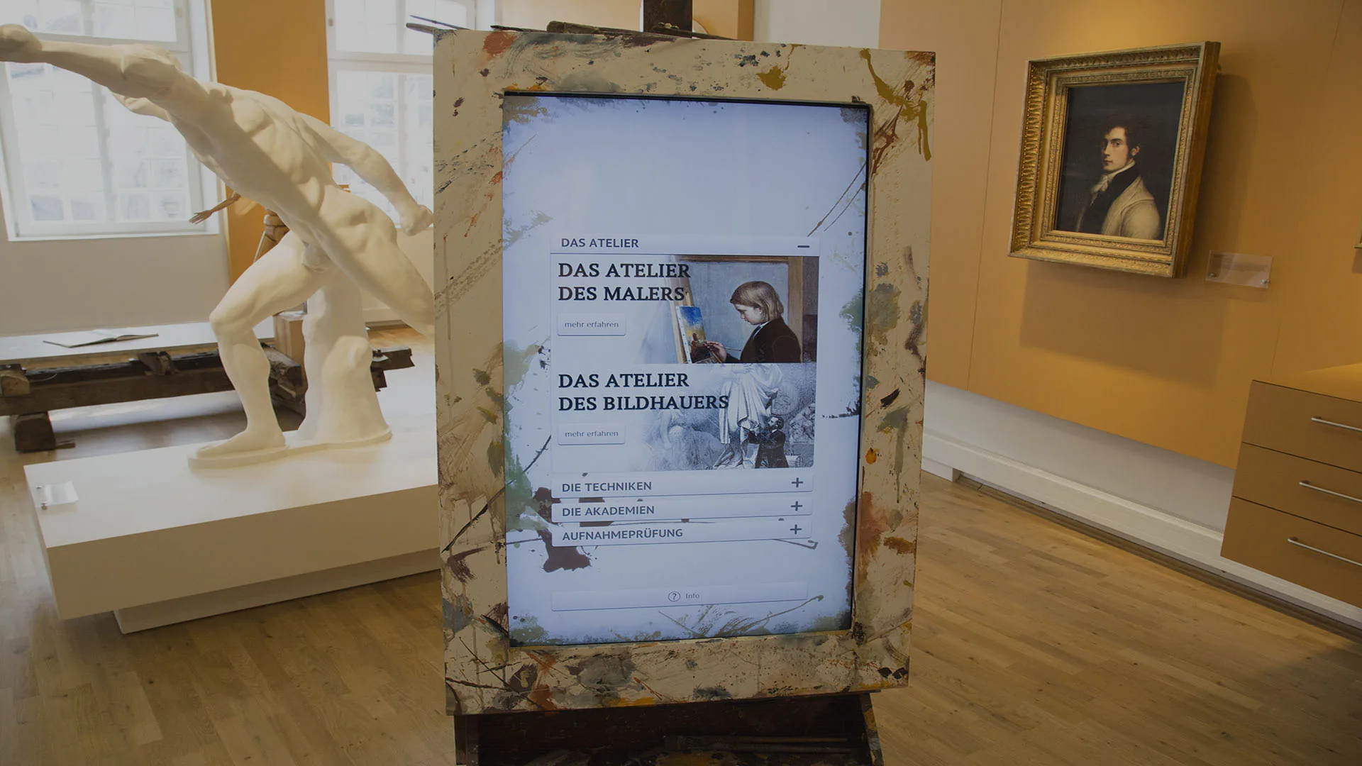 Medienstation in der Ausstellung im Begas Haus Heinsberg